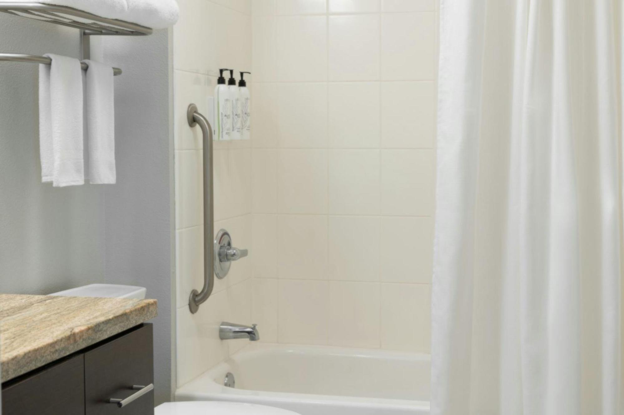 Towneplace Suites By Marriott Sacramento Розвилл Экстерьер фото